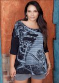 Blusa preta c/ estampa grafiti