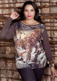 Blusa marrom estampa de onça